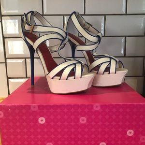 Shoedazzle Pumps